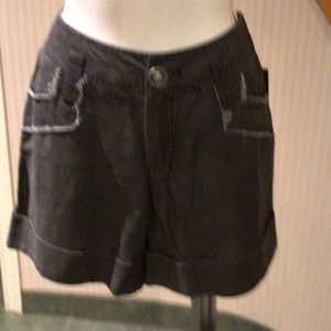 NWT grey light weight jean cuffed Shorts with pockets
